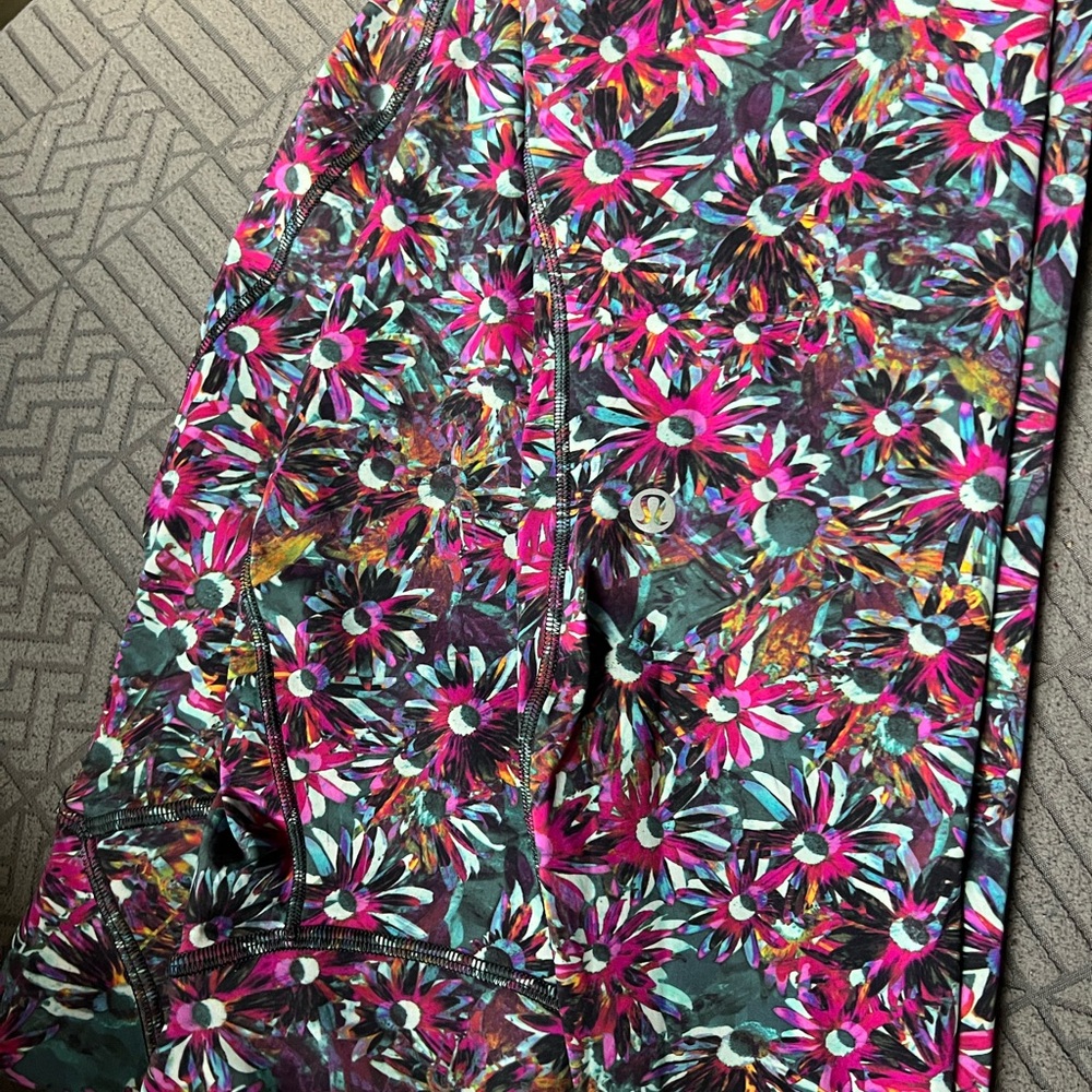 lululemon athletica Floral Print Leggings - Magenta, Teal & Black